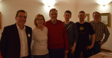 (v.l.): Fritz Grum (stv. Vorsitzender), Gertrud Merkert (stv. Vorsitzende), Erik Hoeschen (Vorsitzender), Simon Mendisch (Beisitzer), Martin Eberl (Schriftführer), Christian Sachs (Kassier). Nicht auf dem Bild: Andreas Knipping (Beisitzer)